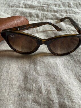 Rayban Tortoise 4203